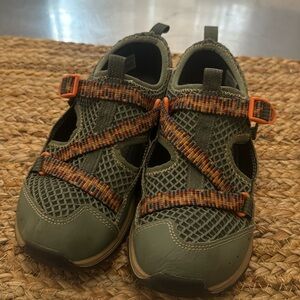 Chaco Odyssey Waterproof Hiking Sneakers Green Sz 4 Kids Low Top Shoes Worn once